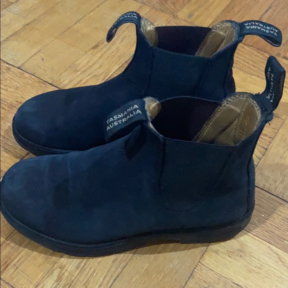 Blundstones black suede women’s 7.5